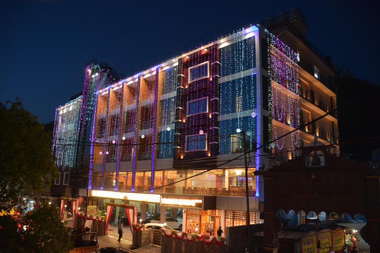 Hotel Kings Regency Drang Kültér fotó