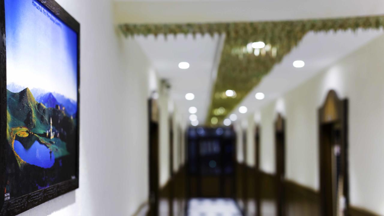 Hotel Kings Regency Drang Kültér fotó