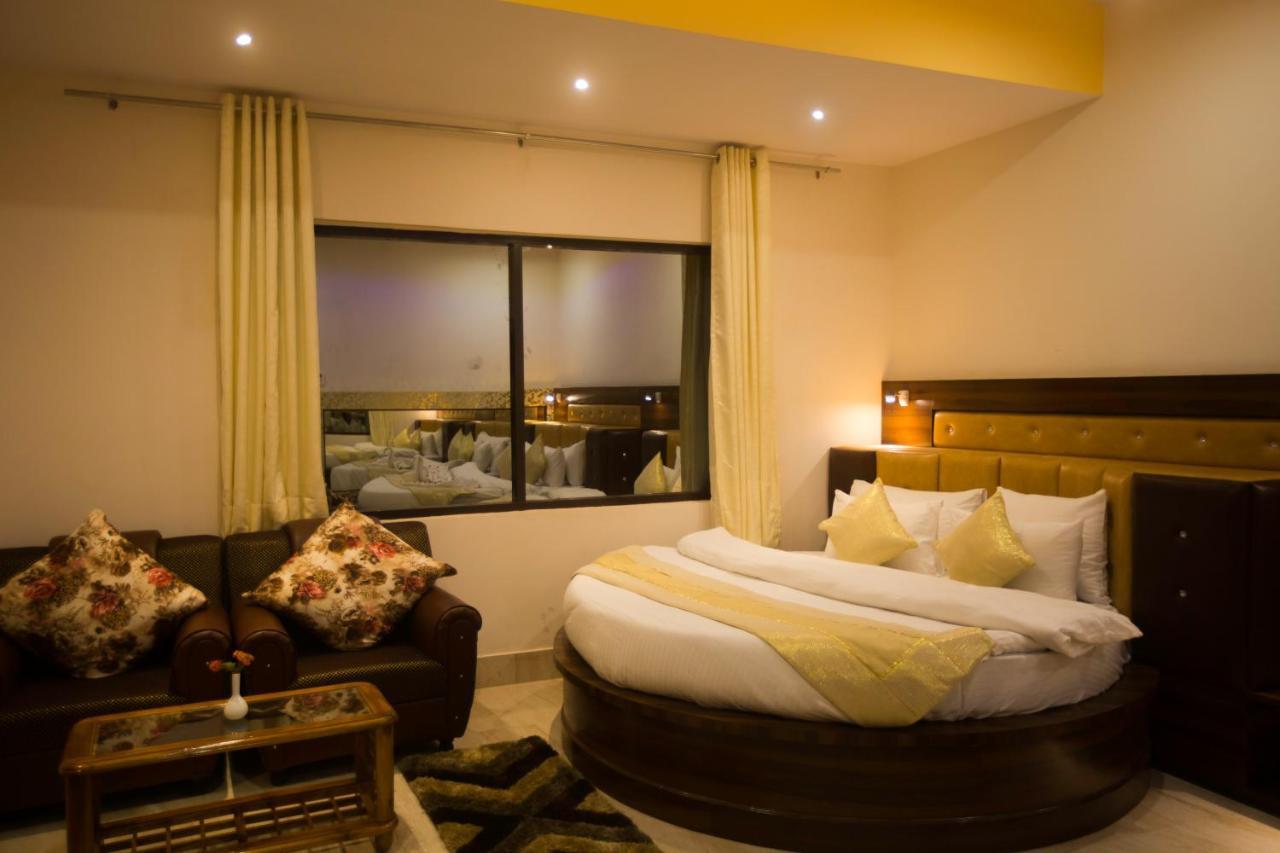 Hotel Kings Regency Drang Kültér fotó